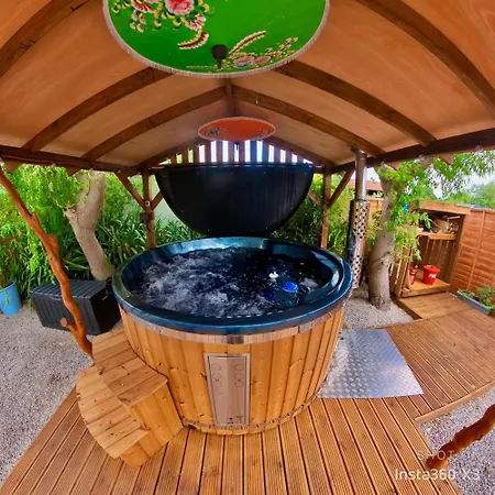 Kamp alanı Alices Garden Two York