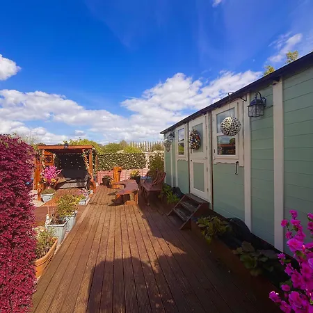 Camping Alices Garden Two York